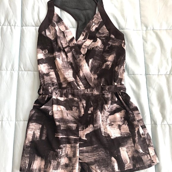 Guess Romper Size Small - Picture 6 of 8